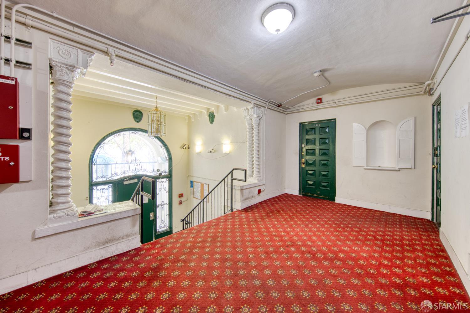 401 Hyde Street - Photo 2