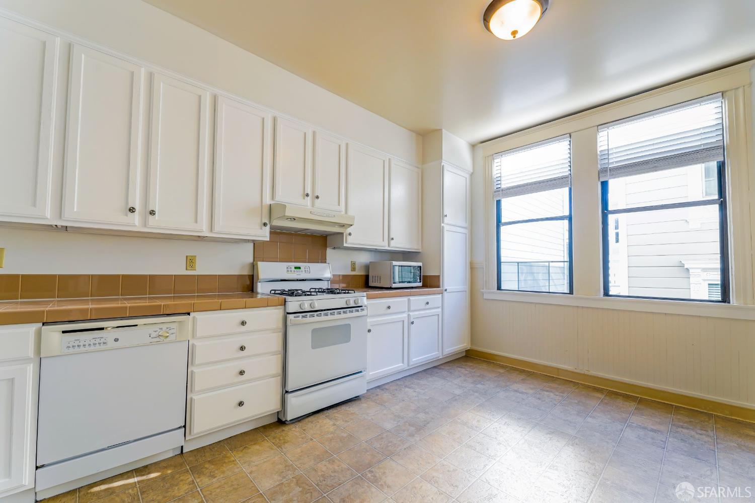 1871 Lombard Street - Photo 2