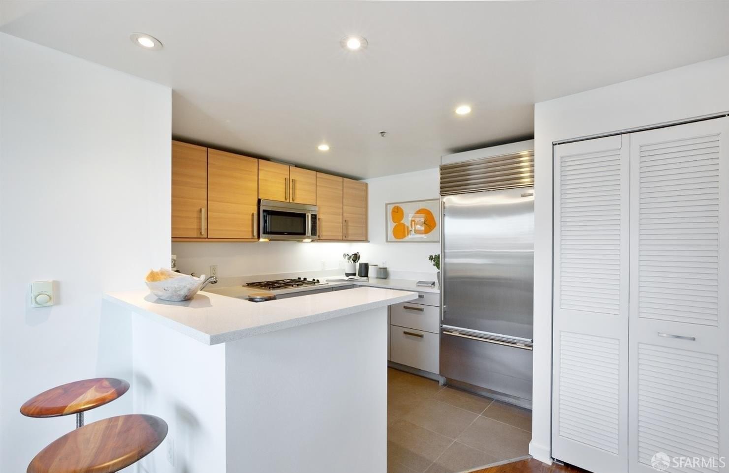 555 4th Street #801 - Photo 3