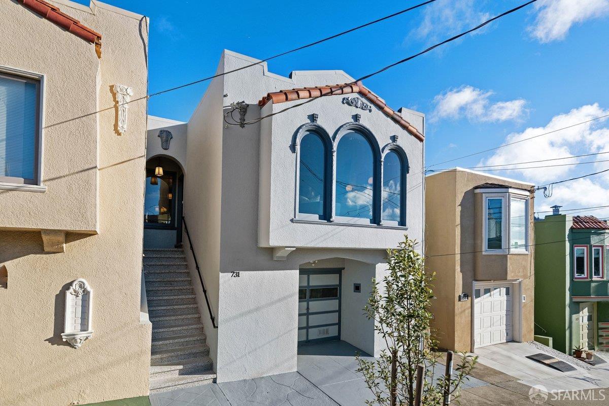 731 Paris Street - Photo 2