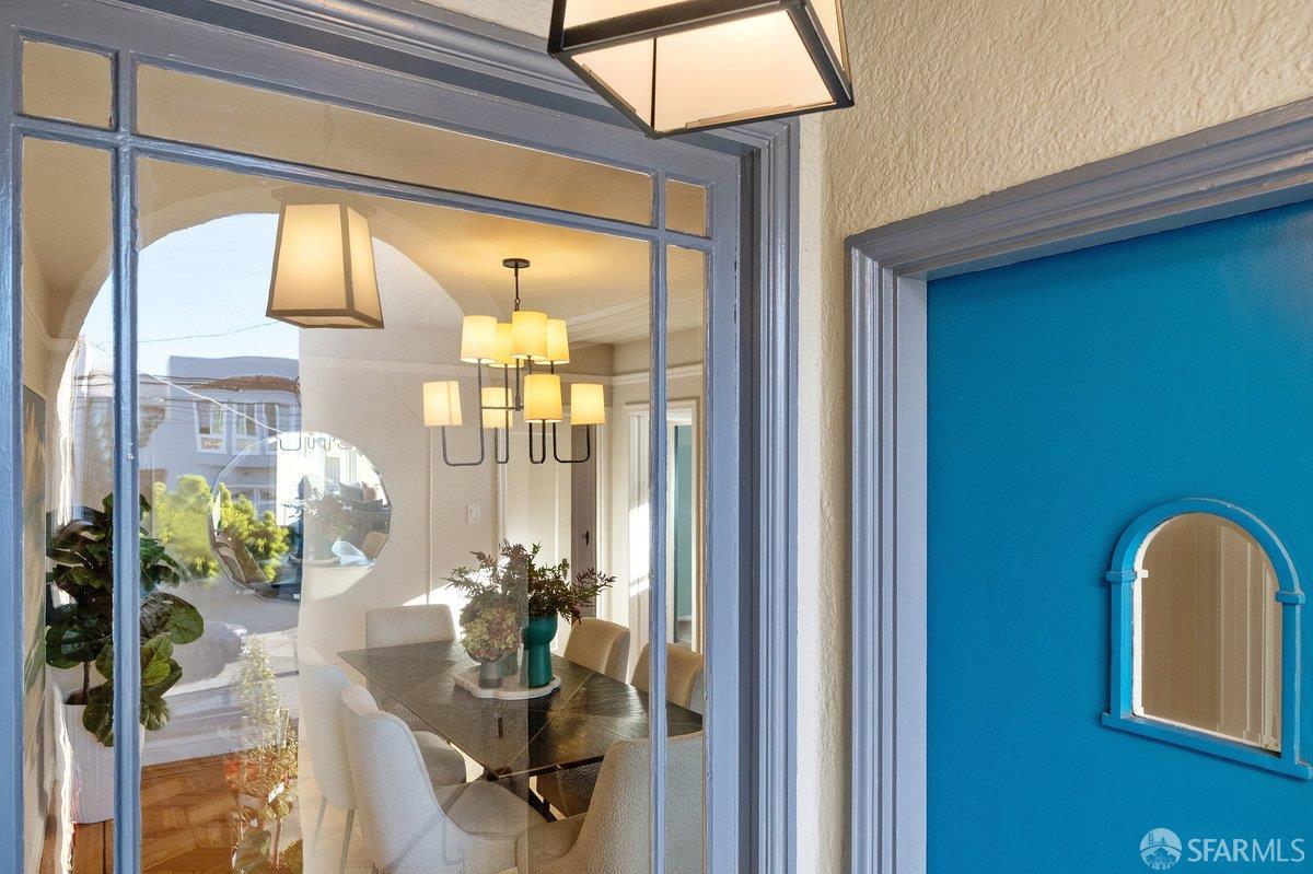 731 Paris Street - Photo 3