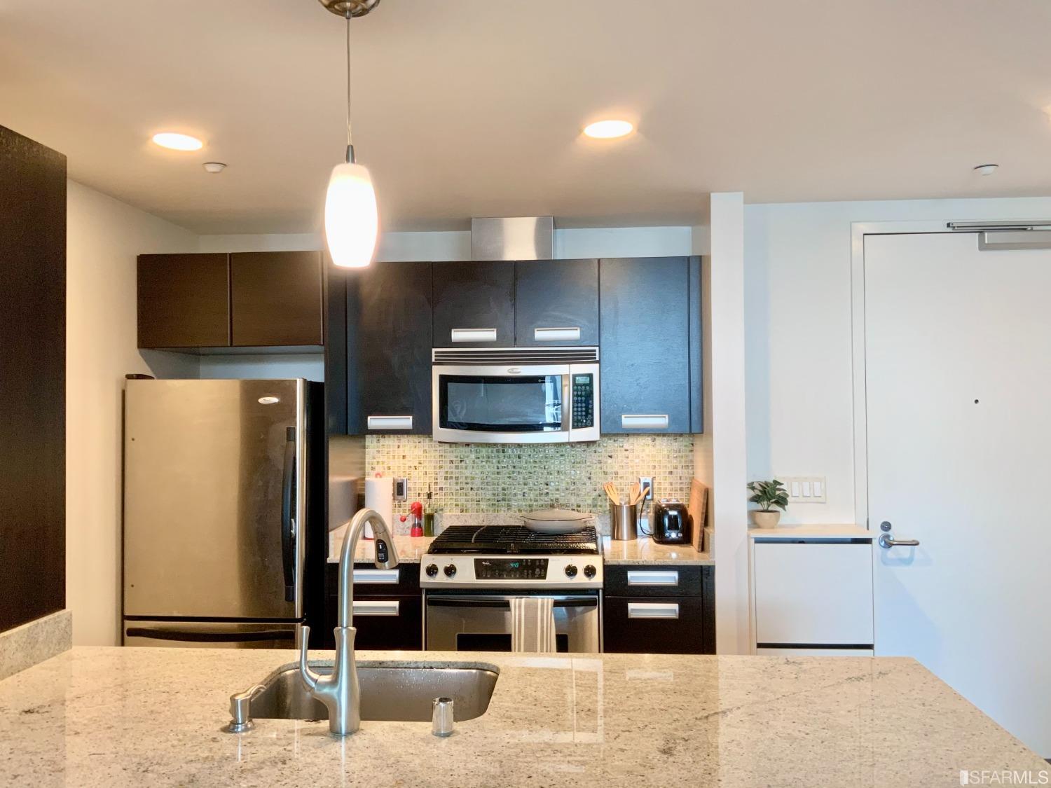 300 Berry Street #516 - Photo 2