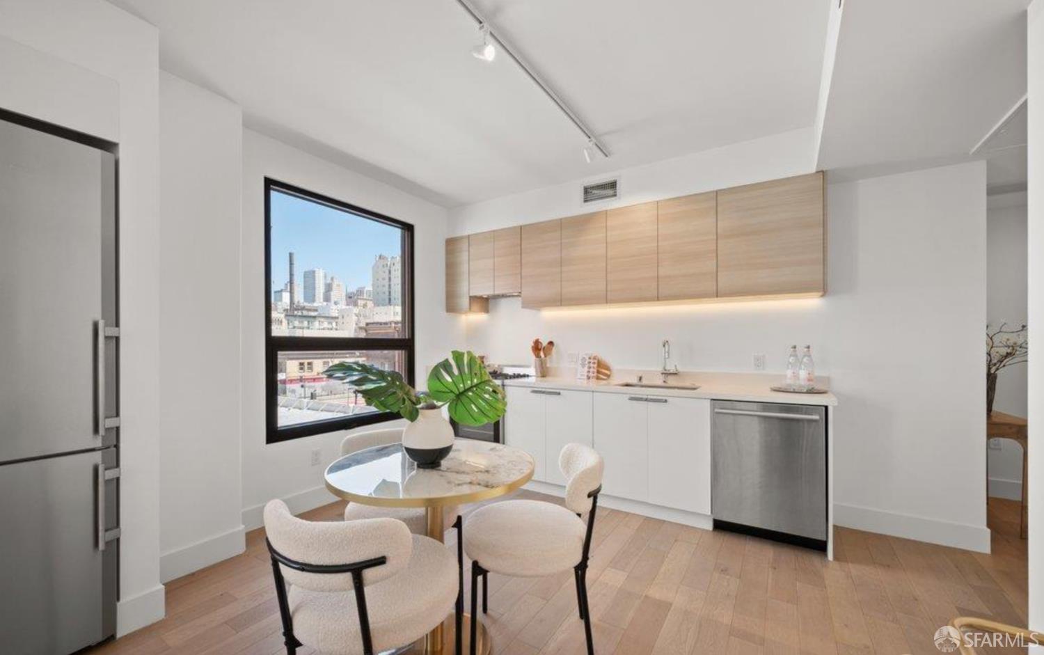 719 Larkin Street #404 - Photo 3