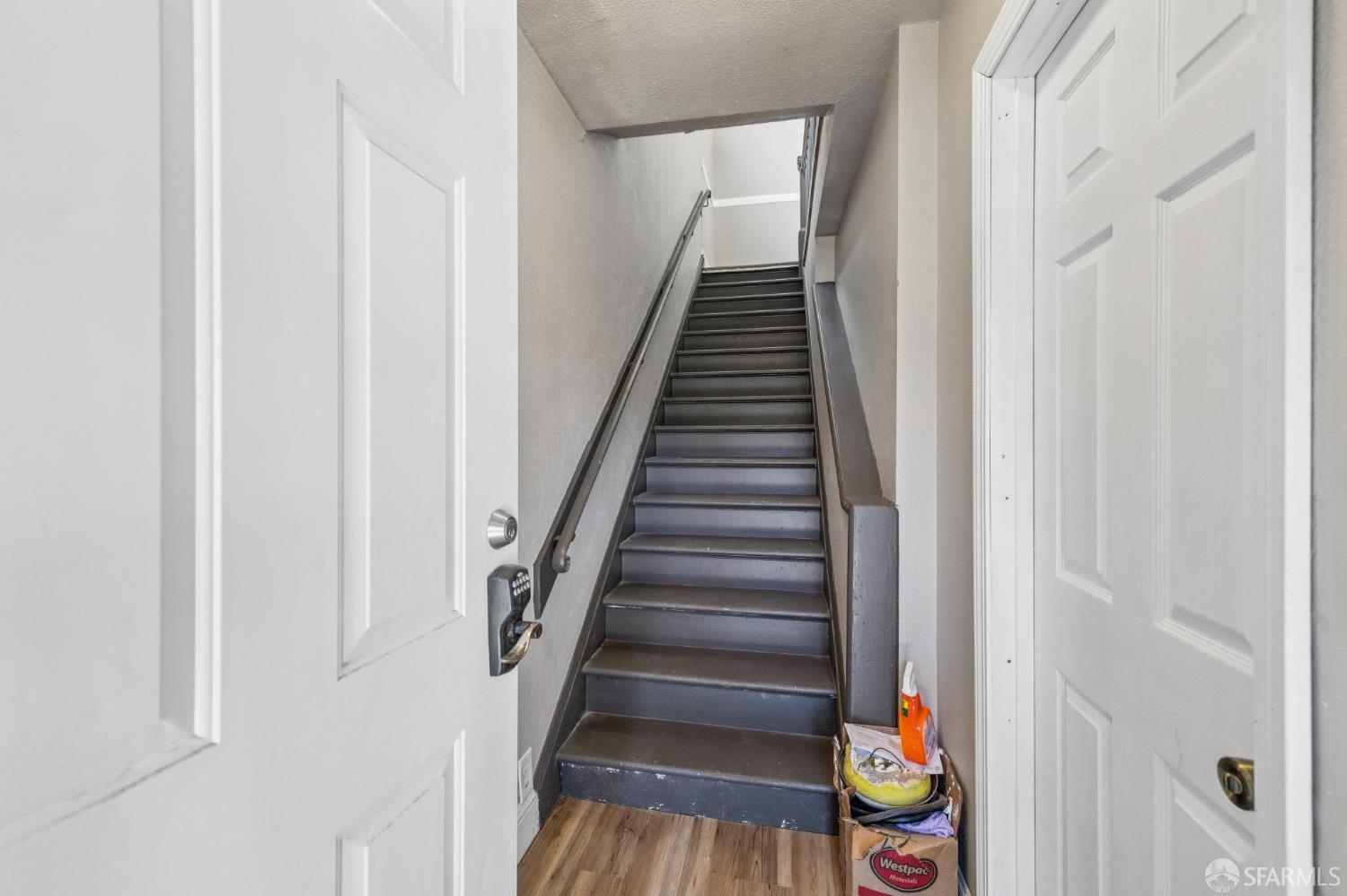 1789 Mckinnon Avenue - Photo 2