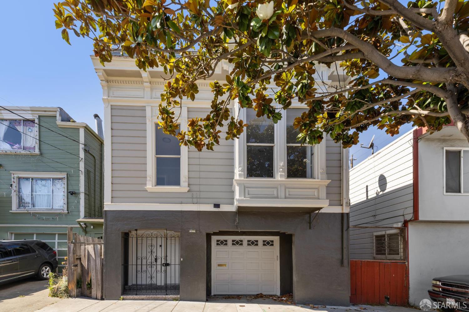 1789 Mckinnon Avenue - Main photo