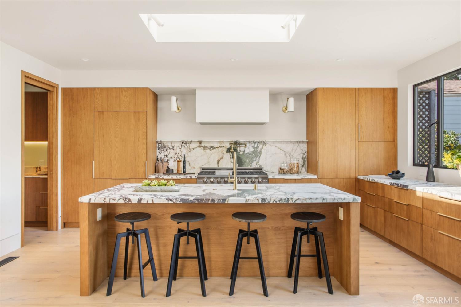 363 Park Street - Photo 2