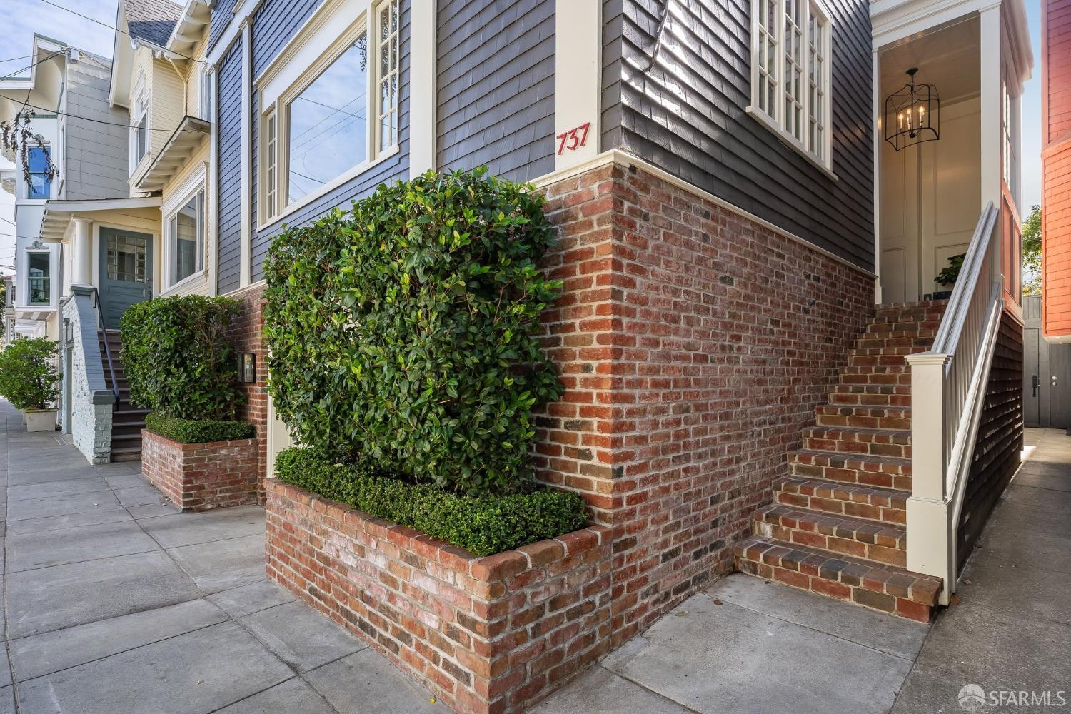 737 Lake Street - Photo 3