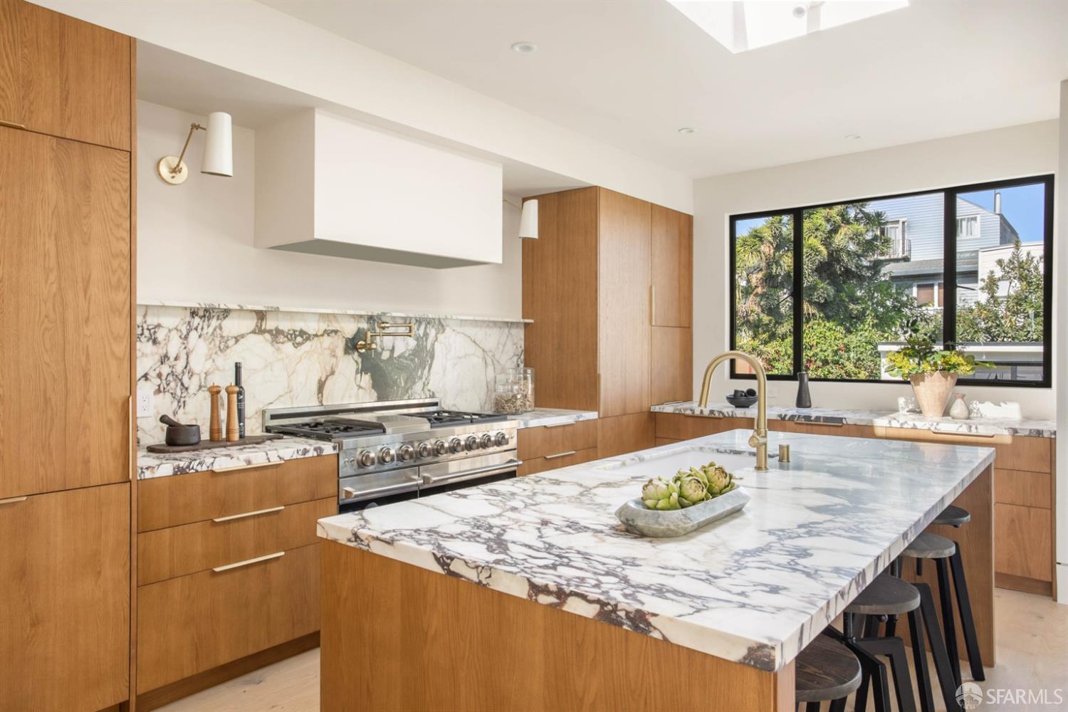 363 Park Street - Photo 3
