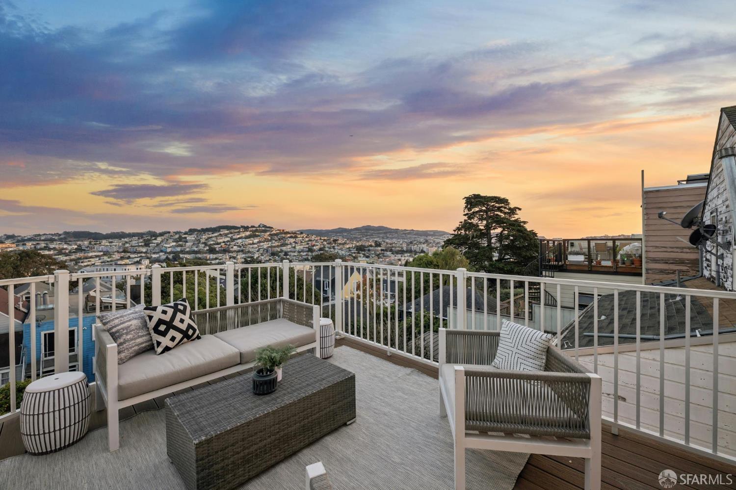 345 Chenery Street - Photo 2